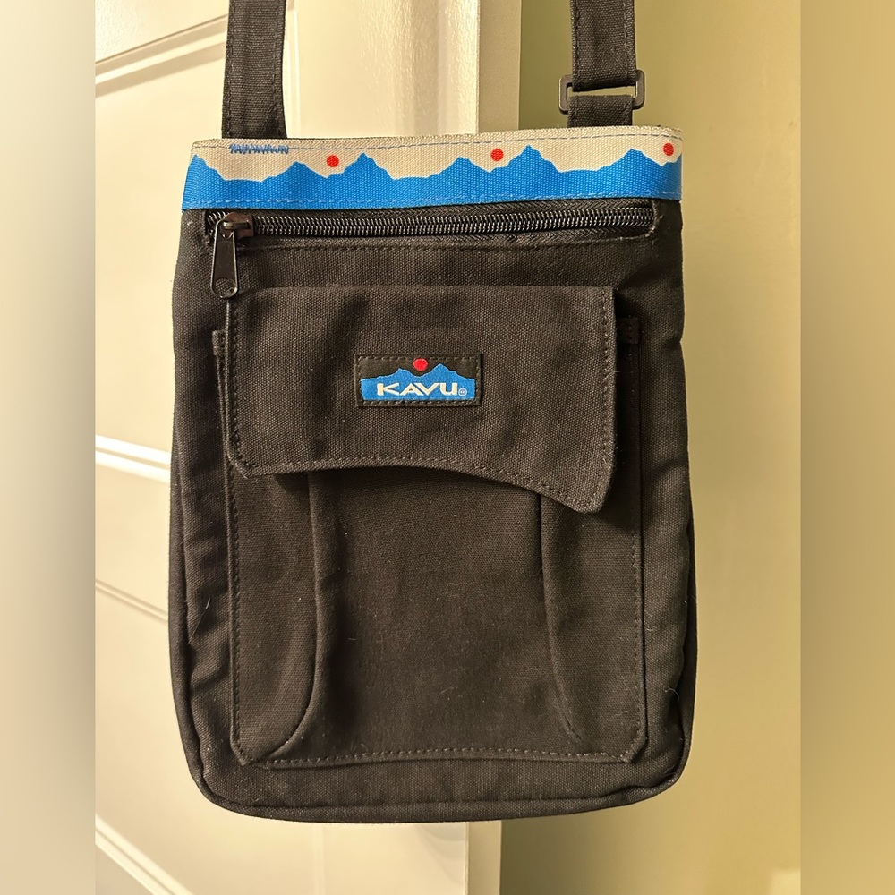KAVU keeper crossbody purse